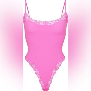 SKIMS Fits Everybody Lace Cami Bodysuit | Neon Orchid
